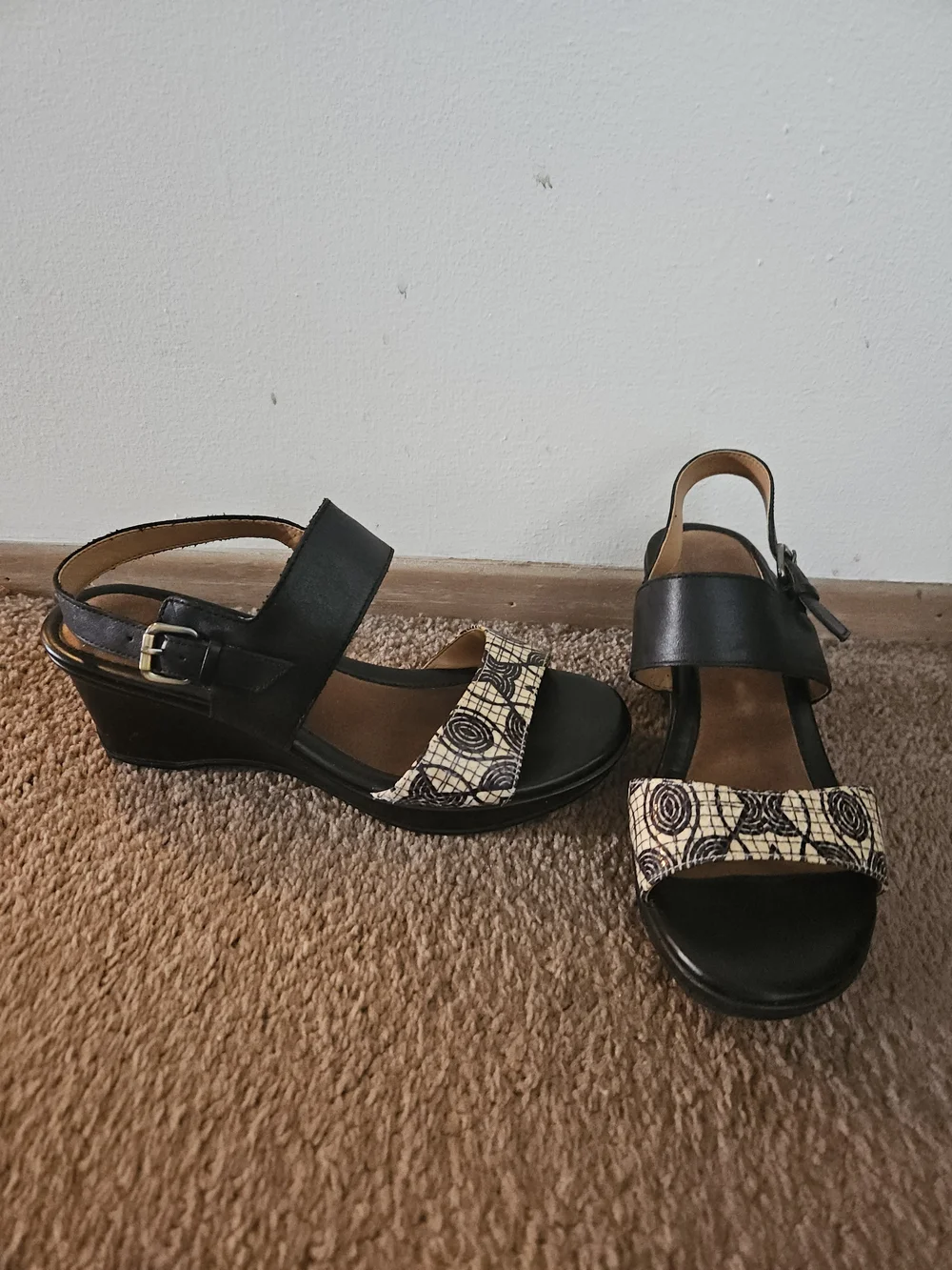 Naturalizer Black and Cream Wedge Sandals with Patterned Toe Strap